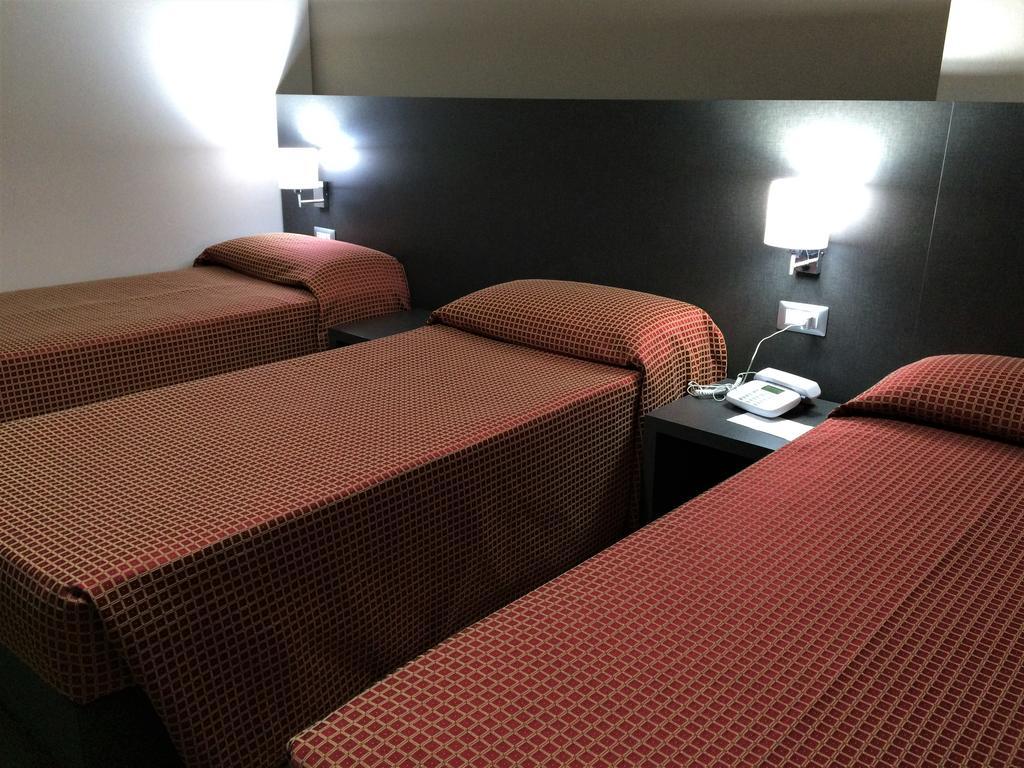 Twelve Hotel Moncalieri Eksteriør billede