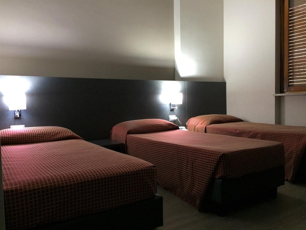 Twelve Hotel Moncalieri Eksteriør billede