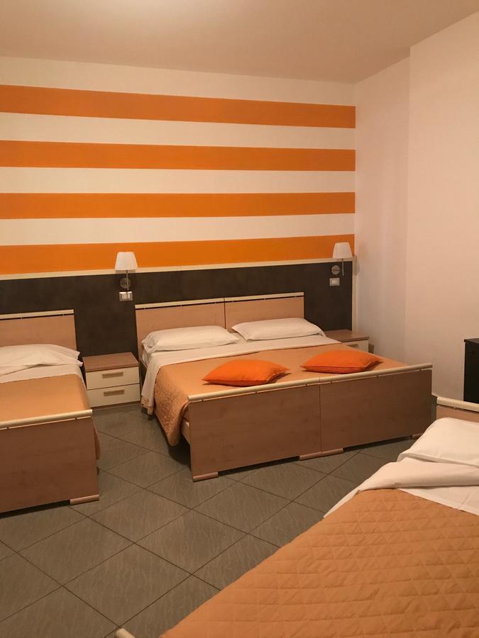 Twelve Hotel Moncalieri Eksteriør billede
