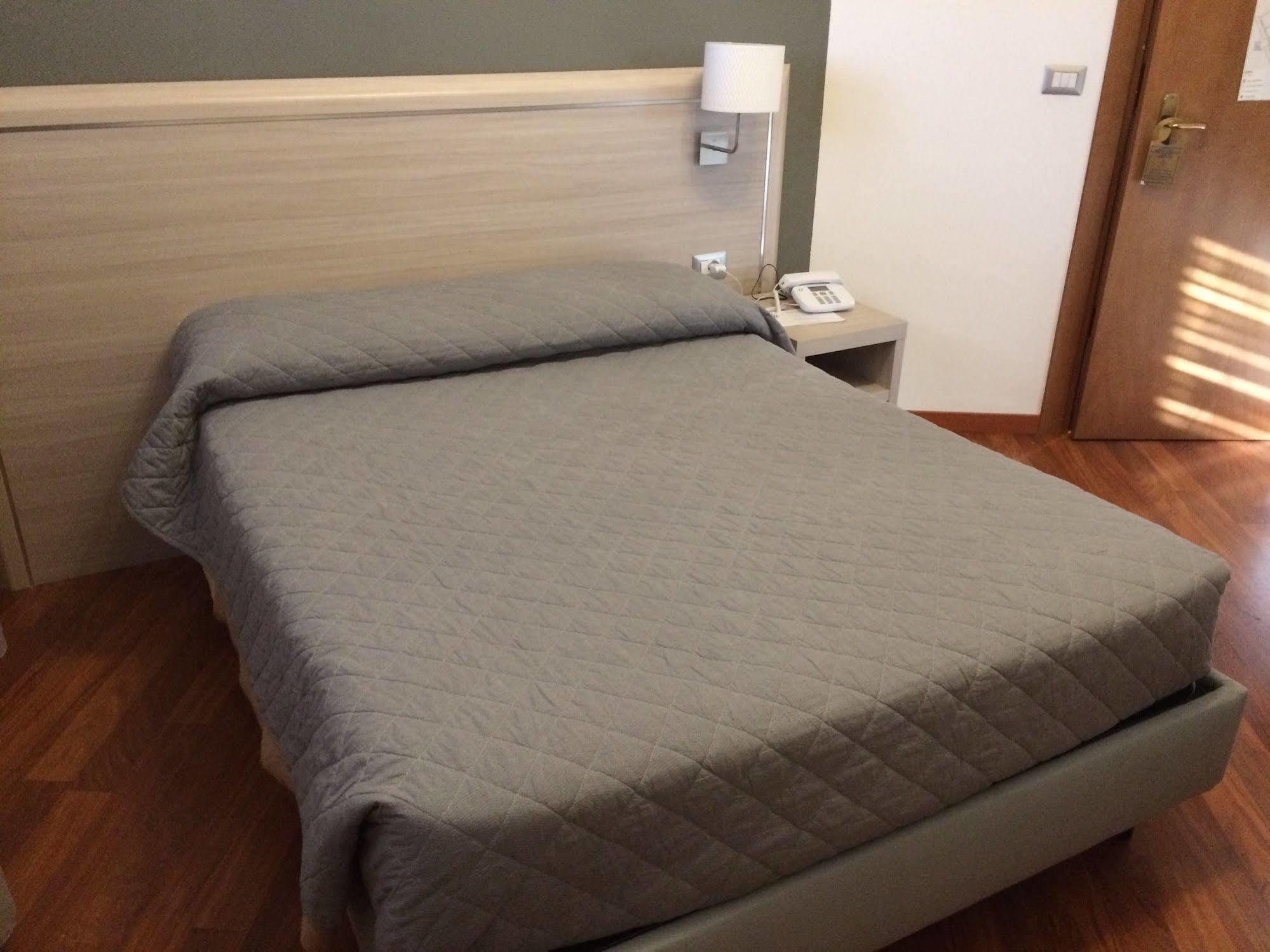 Twelve Hotel Moncalieri Værelse billede