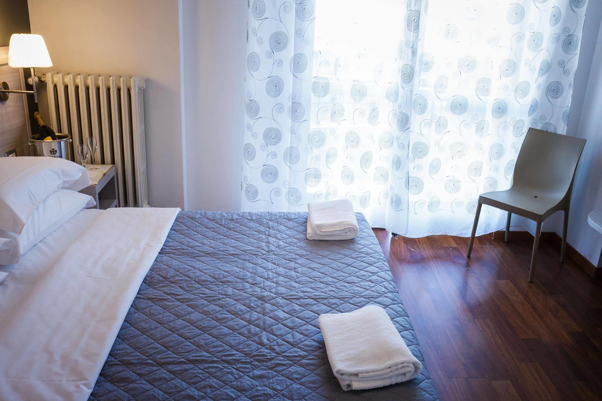 Twelve Hotel Moncalieri Værelse billede